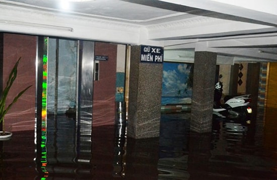 Xử lý cabin thang máy bị ngập nước