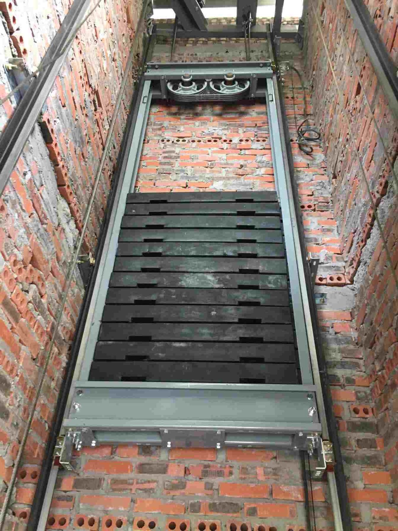 Nên chọn đối trọng thang máy bằng gang hay bê tông?