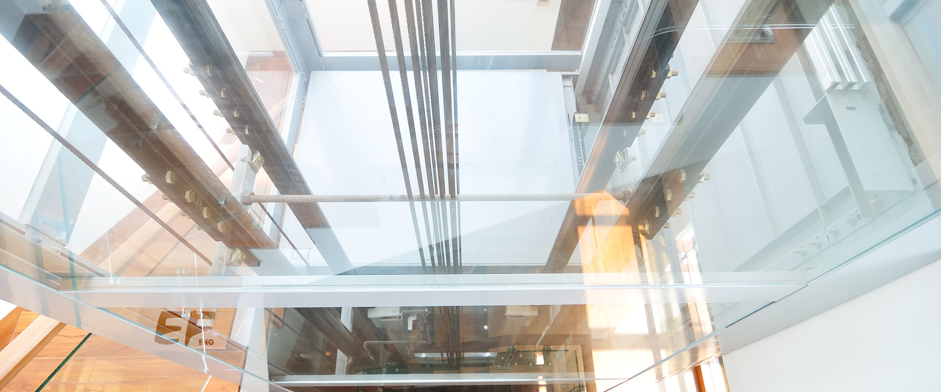 Lo sợ đang đi thì thang máy bị đứt cáp, có hay không?